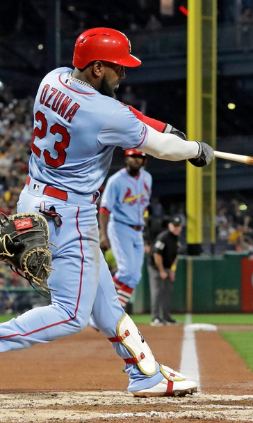 Ozuna leads Wainwright, Cardinals over Pirates 10-1